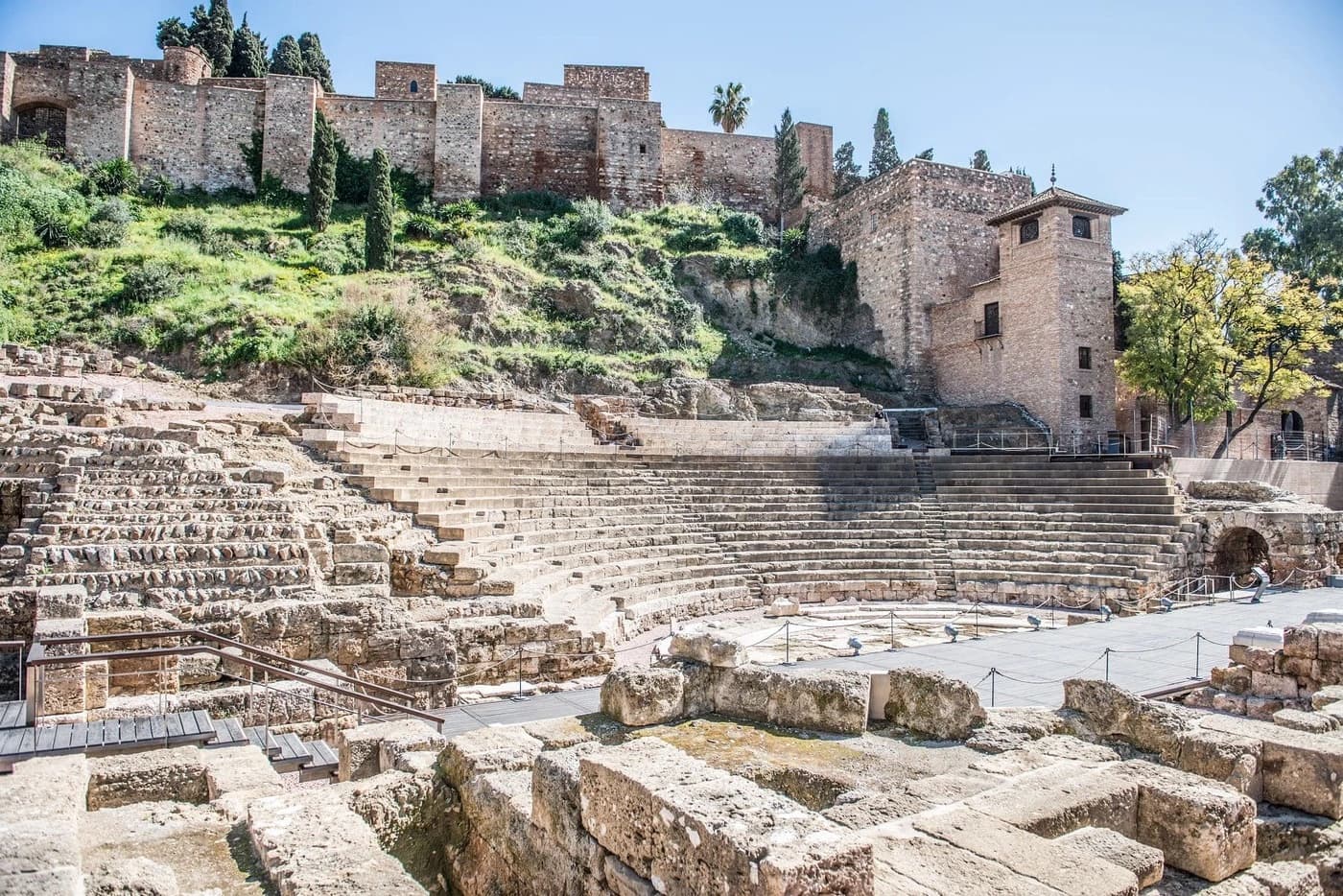 Alcazaba de Málaga sobre el Teatro Romano